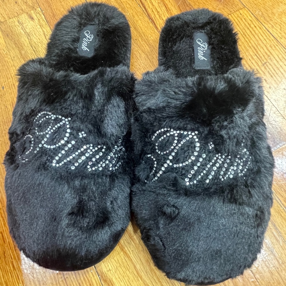 PINK Victoria's Secret Plush Black Slippers